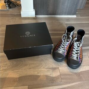 Versace sneakers
Snake print
Size 46
Like new